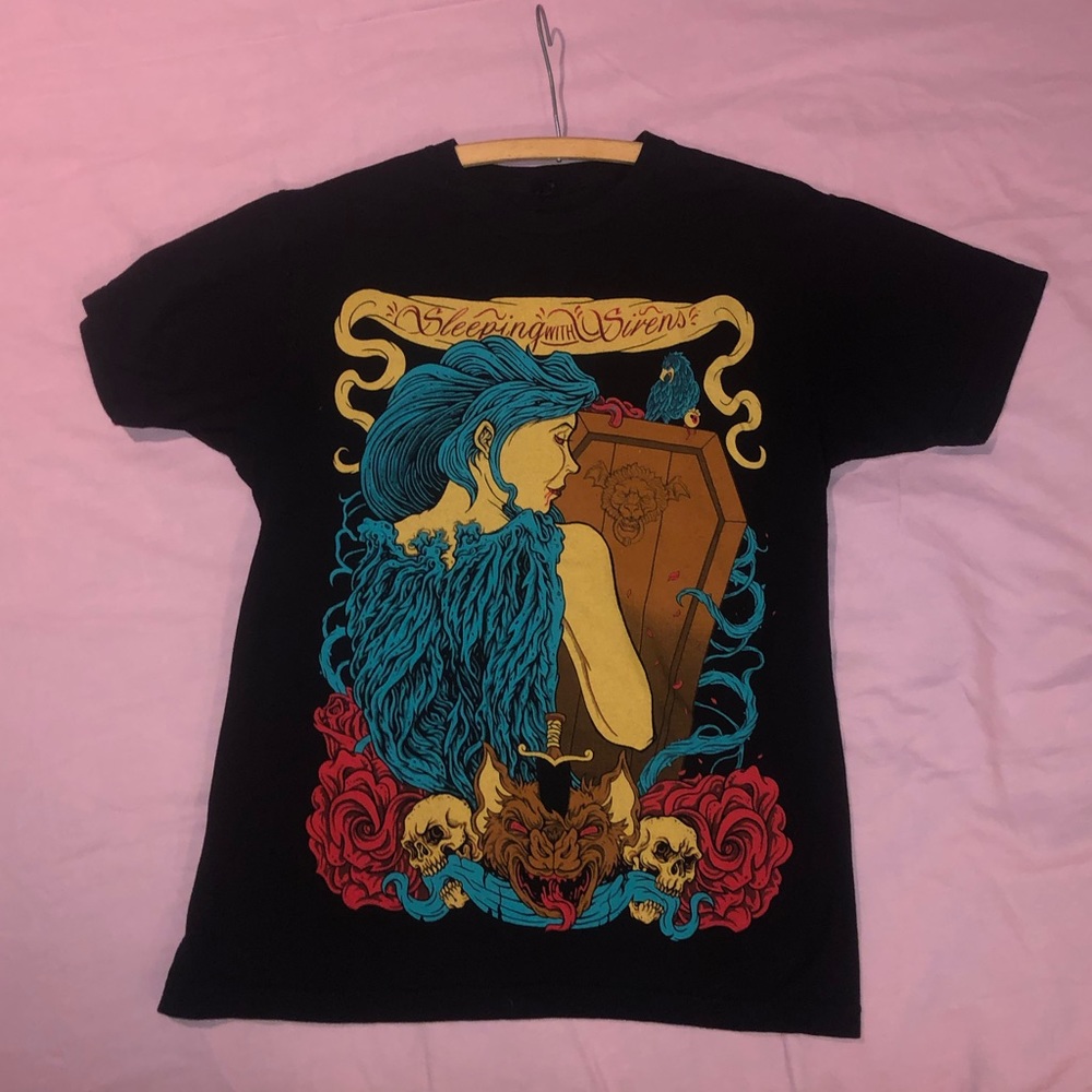 Sleeping With Sirens band tee